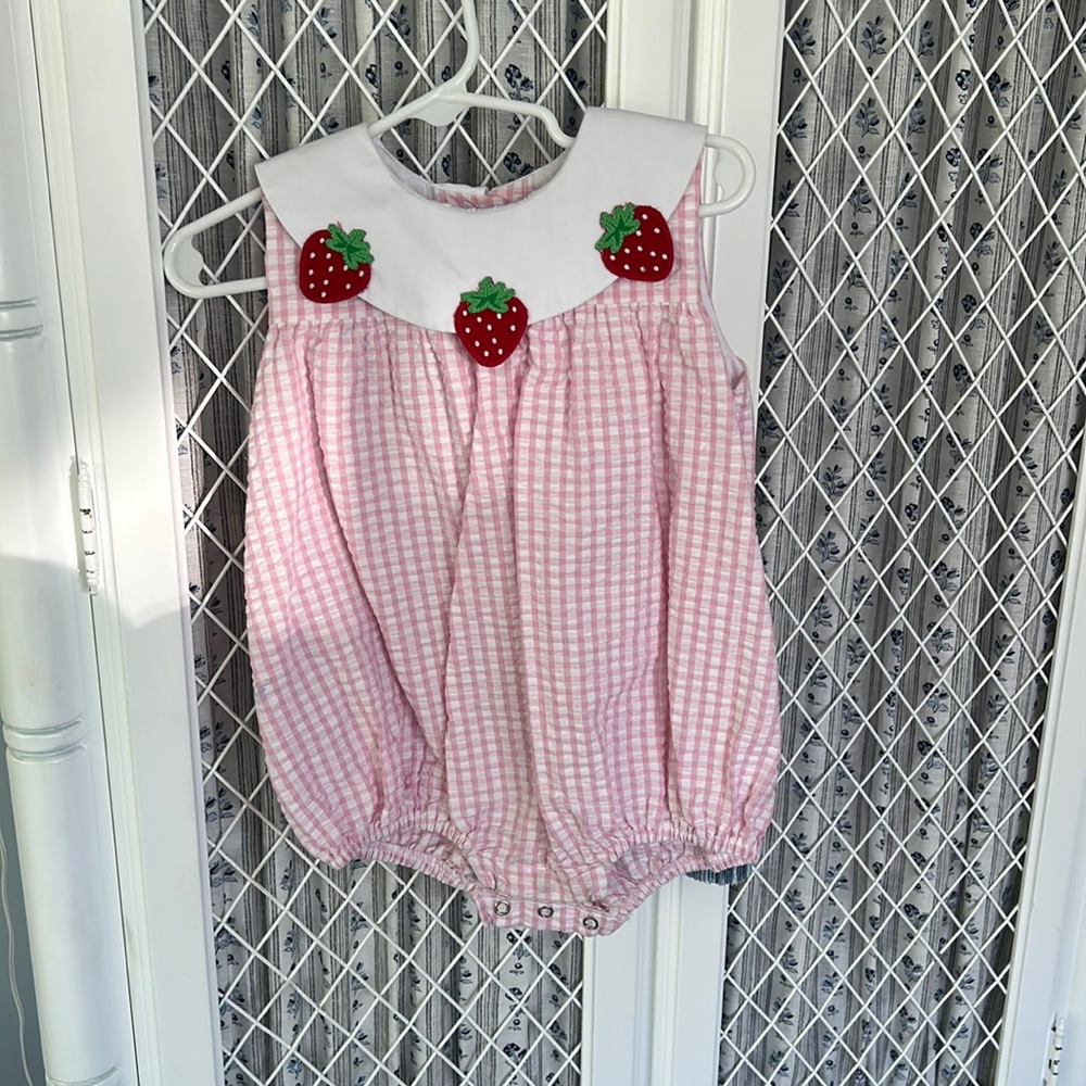 Little English strawberry bubble